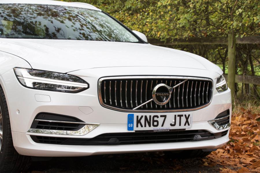 Детали экстерьера Volvo V90 T8 Inscription 2017 года  (UK) (фото 24 из 28)